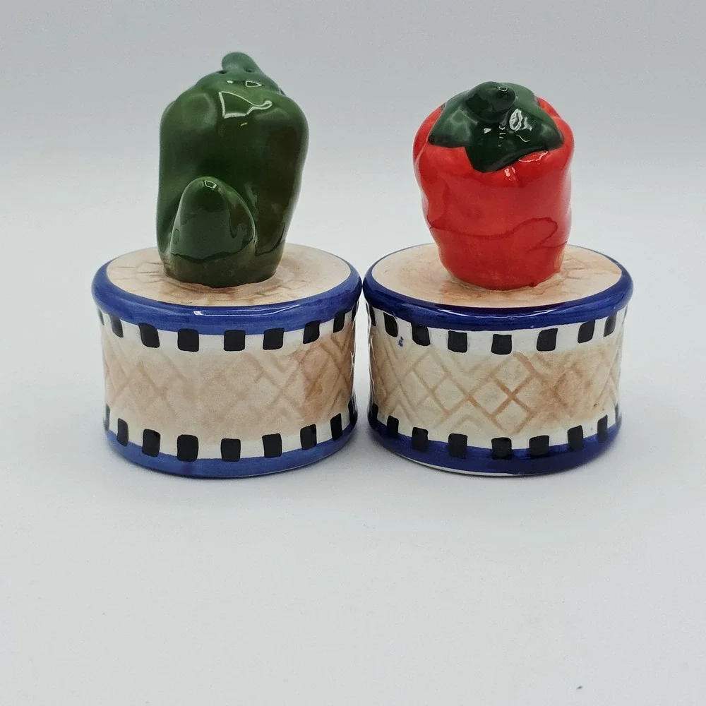 Source Unknown item ceramic